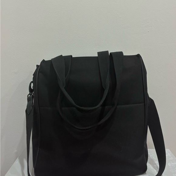 Béis - The North To South Tote
in Black - Picture 2 of 6